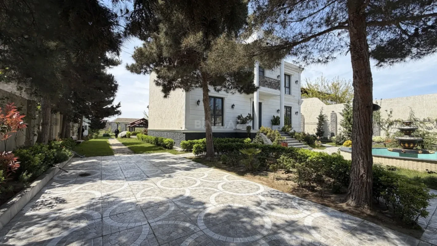 Satılır 6 otaqlı həyət evi 300 m²