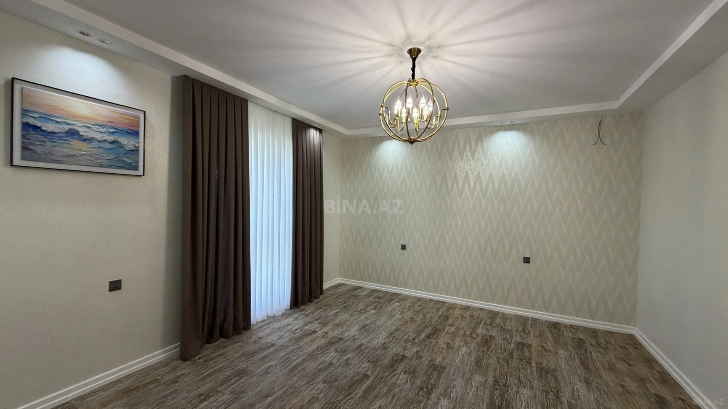 Satılır 6 otaqlı həyət evi 300 m²