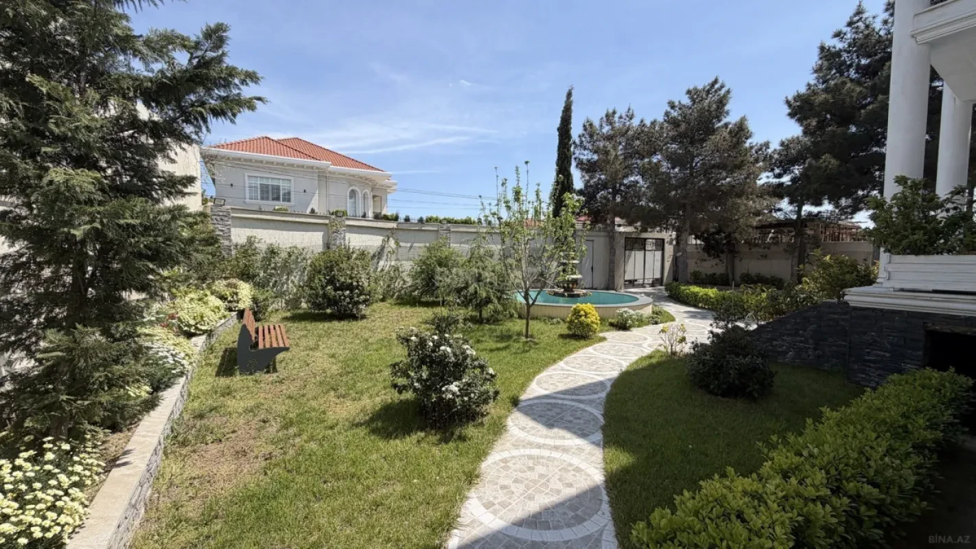 Satılır 6 otaqlı həyət evi 300 m²