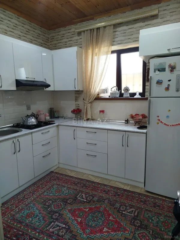 Satılır 6 otaqlı həyət evi 160 m²