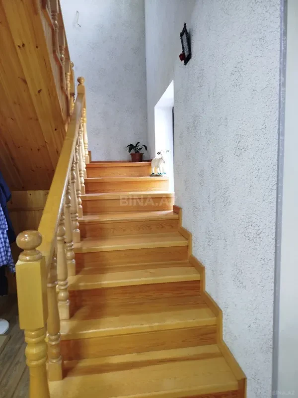 Satılır 6 otaqlı həyət evi 160 m²