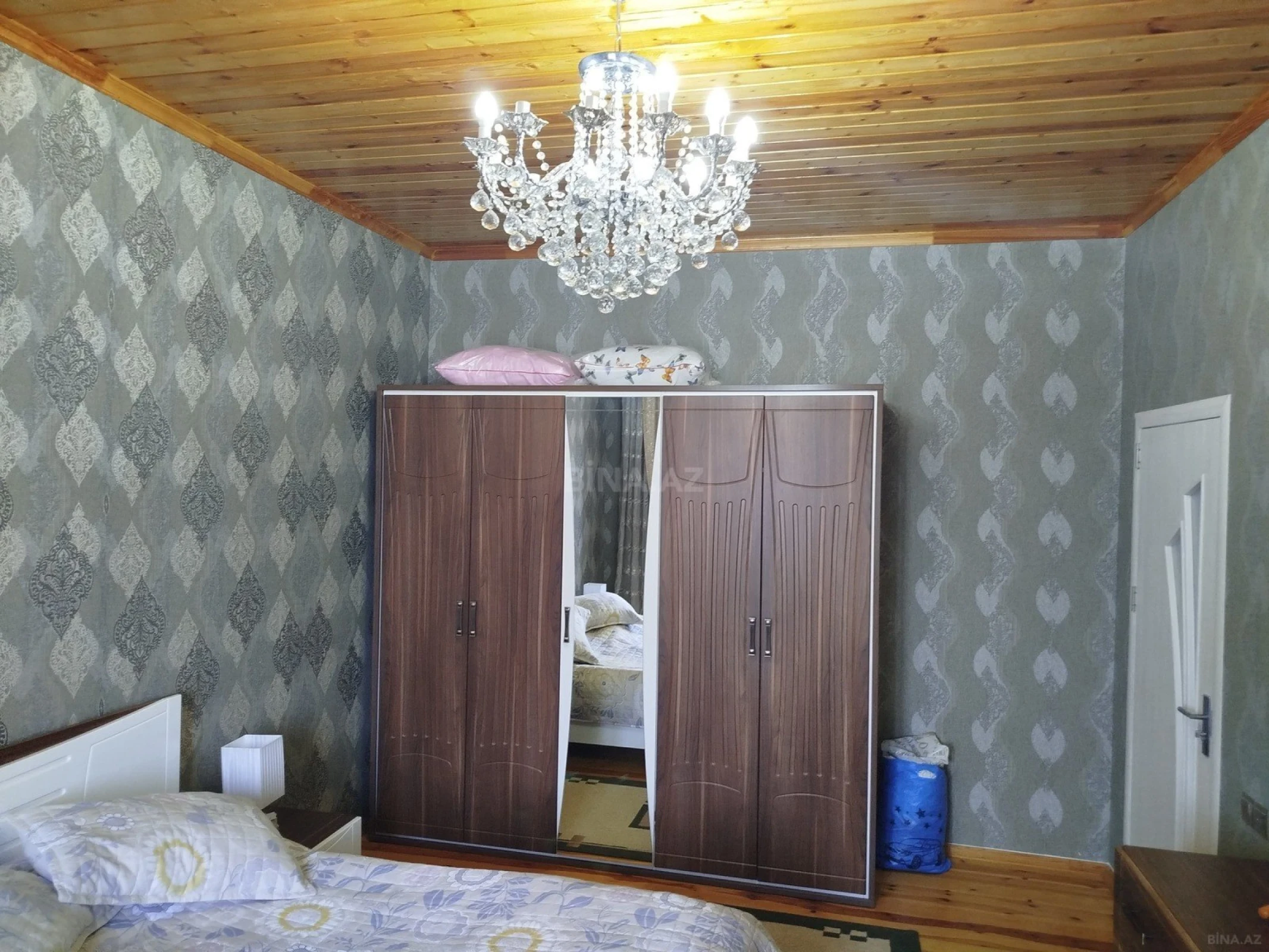 Satılır 6 otaqlı həyət evi 160 m²