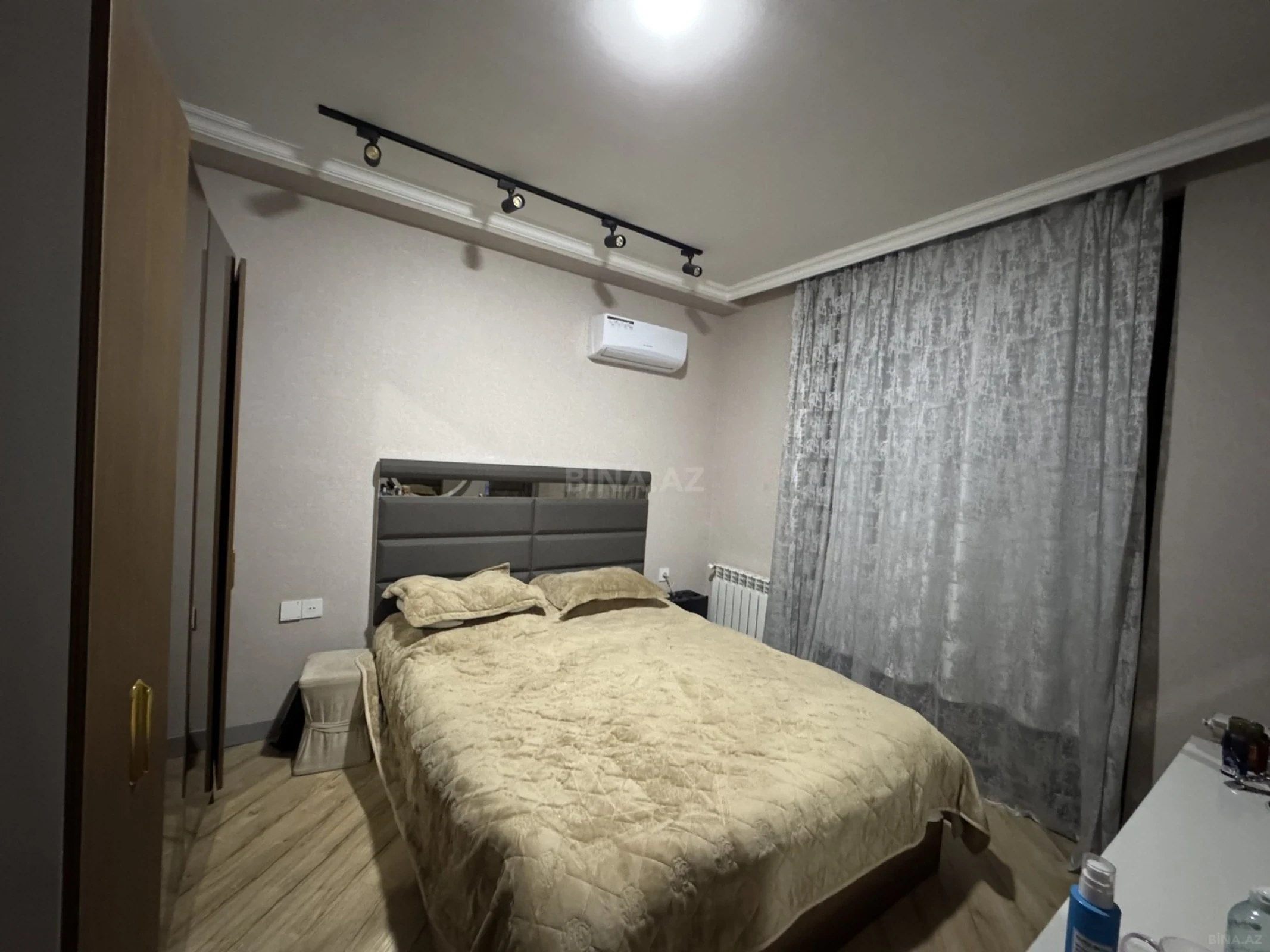 Satılır 2 otaqlı mənzil 67 m²