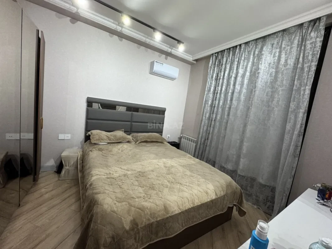 Satılır 2 otaqlı mənzil 67 m²