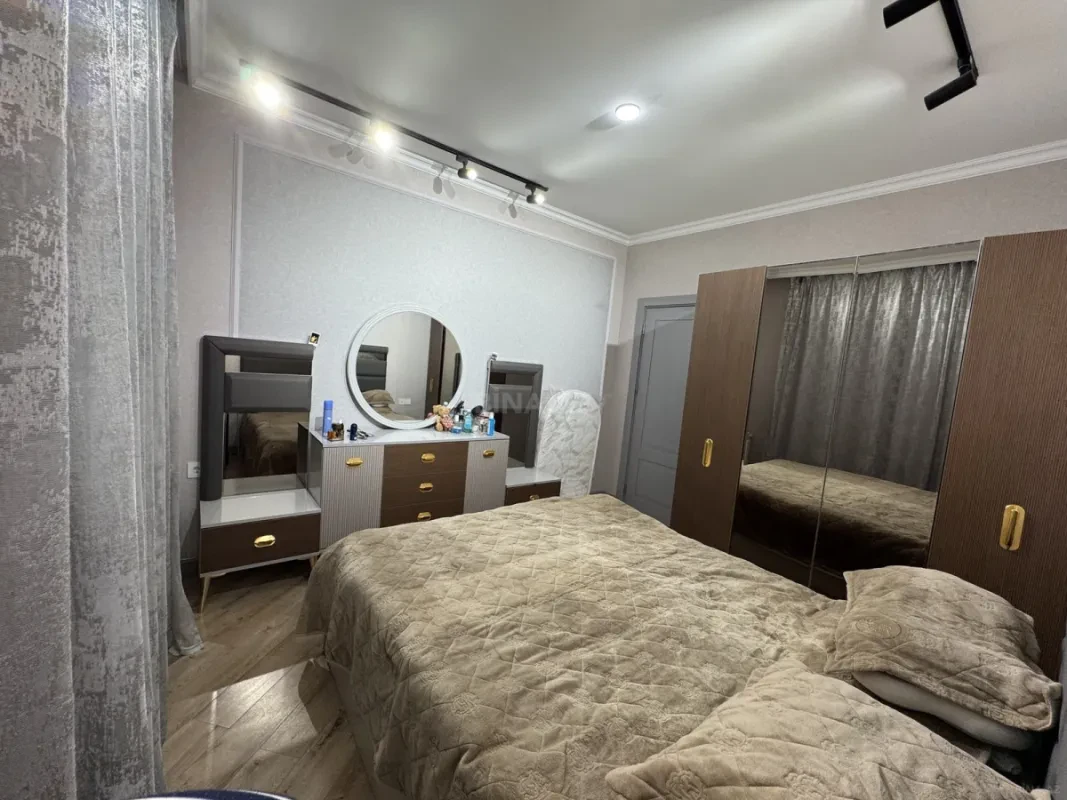 Satılır 2 otaqlı mənzil 67 m²