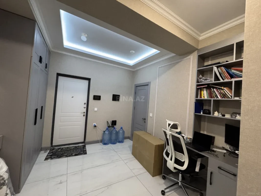 Satılır 2 otaqlı mənzil 67 m²