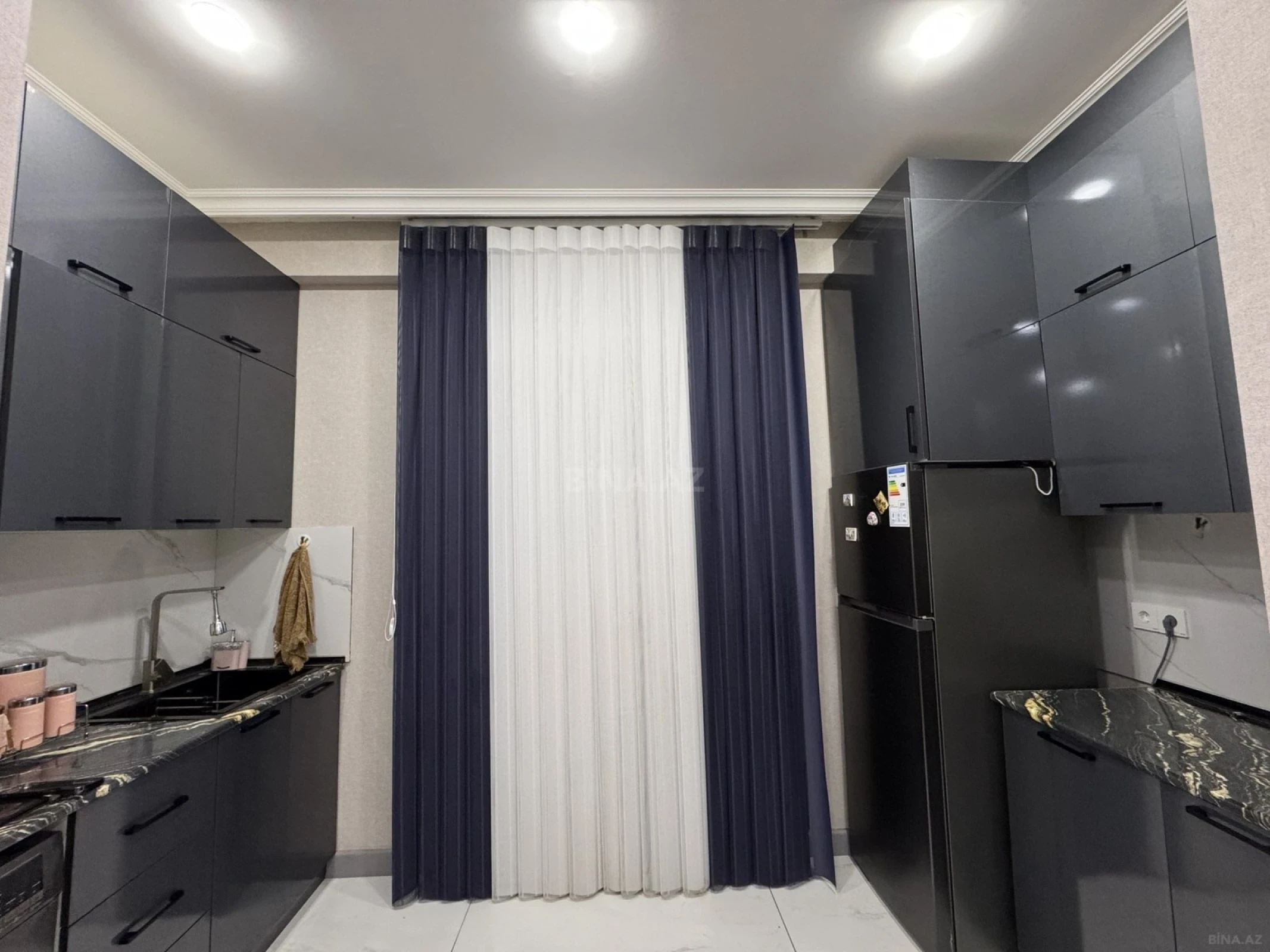Satılır 2 otaqlı mənzil 67 m²