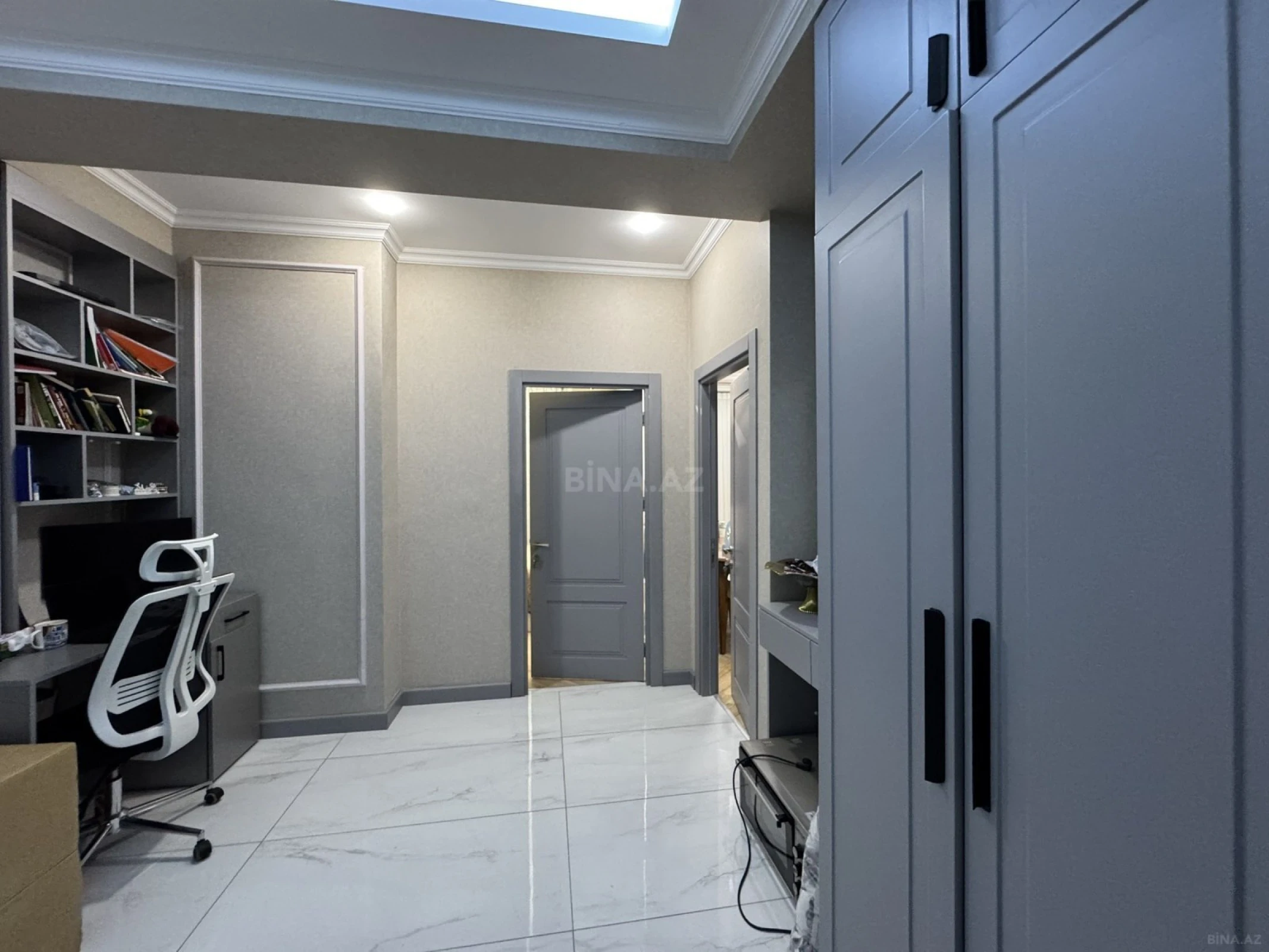 Satılır 2 otaqlı mənzil 67 m²