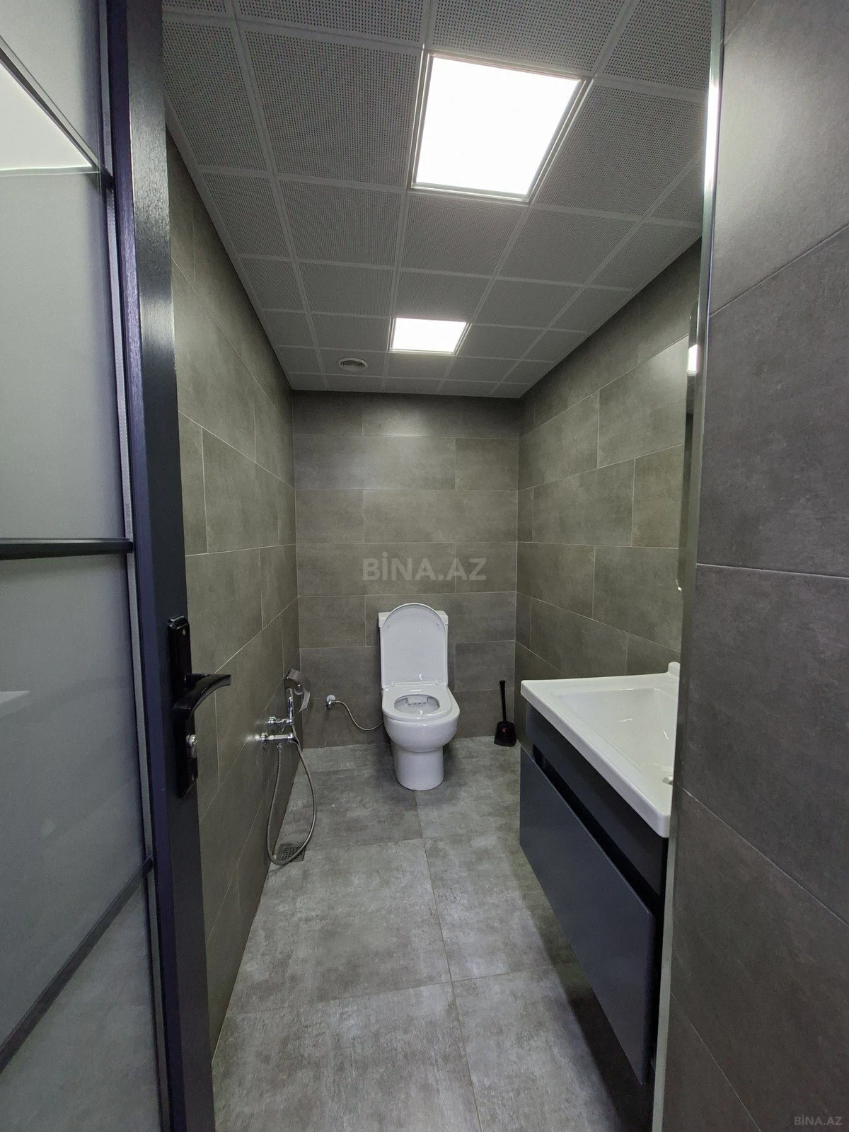 Satılır 4 otaqlı ofis 140 m²