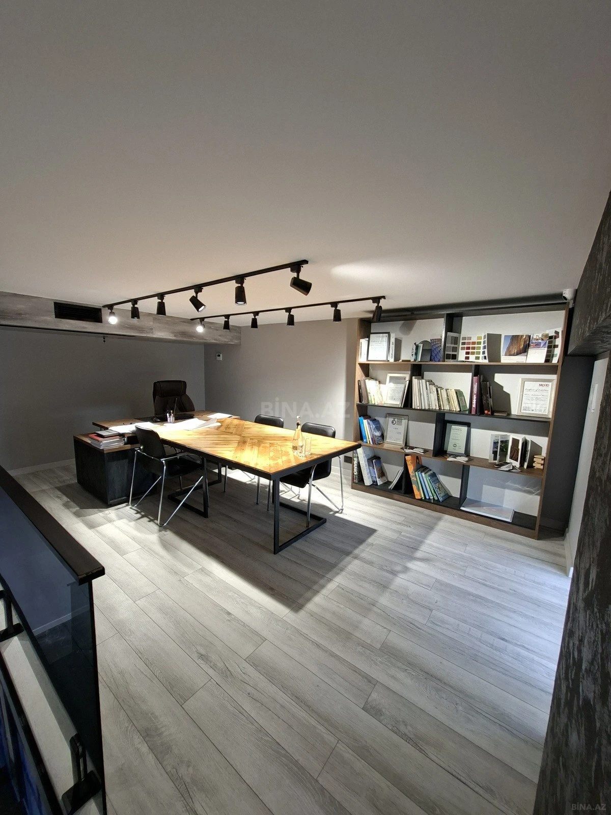 Satılır 4 otaqlı ofis 140 m²