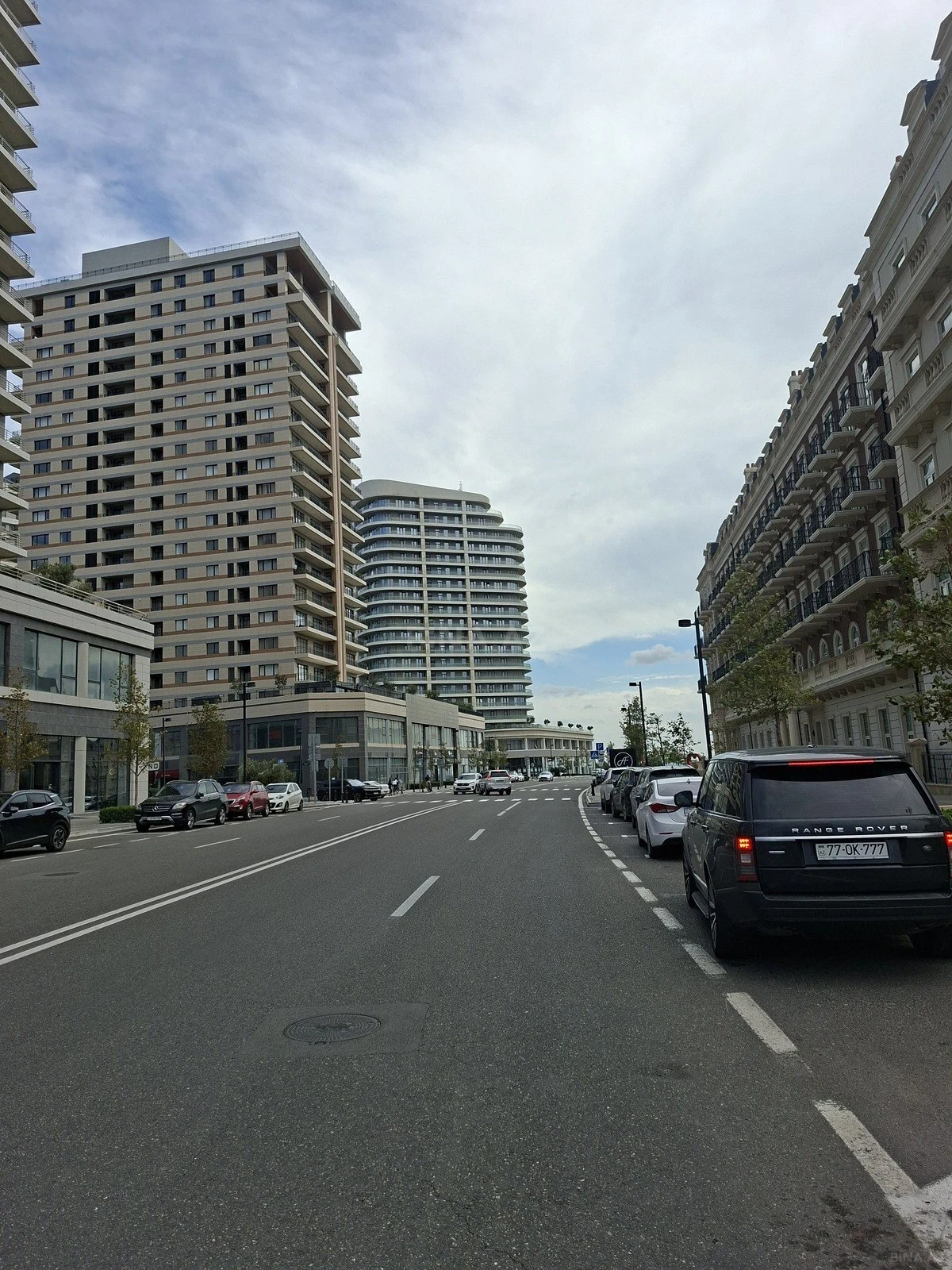 Satılır 4 otaqlı ofis 140 m²
