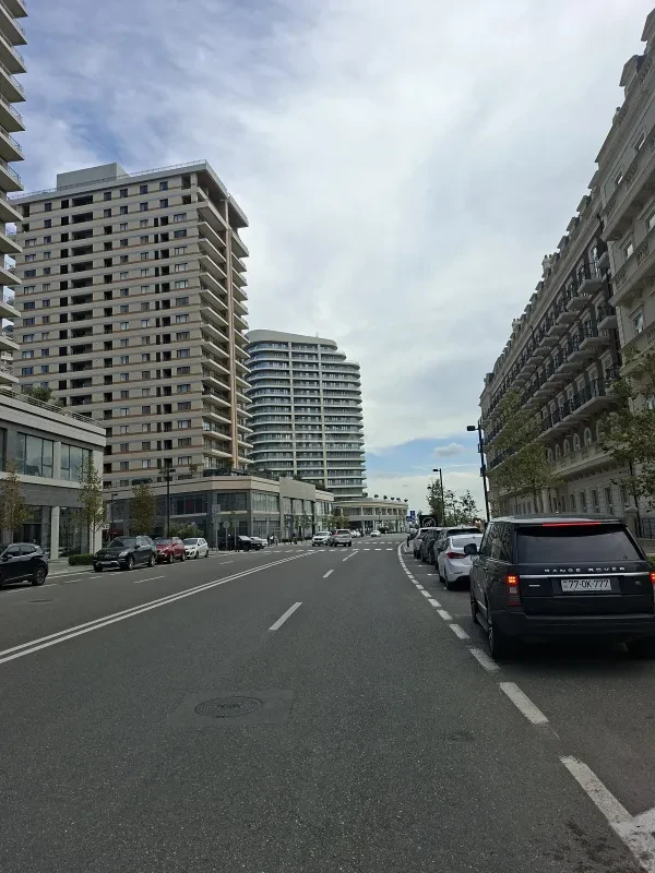 Satılır 4 otaqlı ofis 140 m²