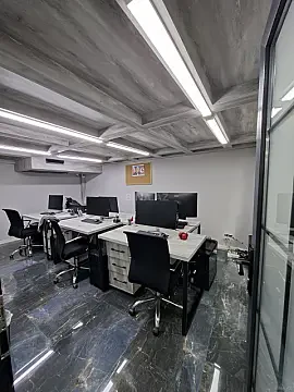 Satılır 4 otaqlı ofis 140 m²