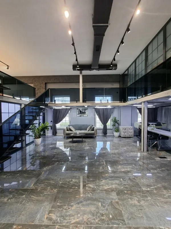 Satılır 4 otaqlı ofis 140 m²