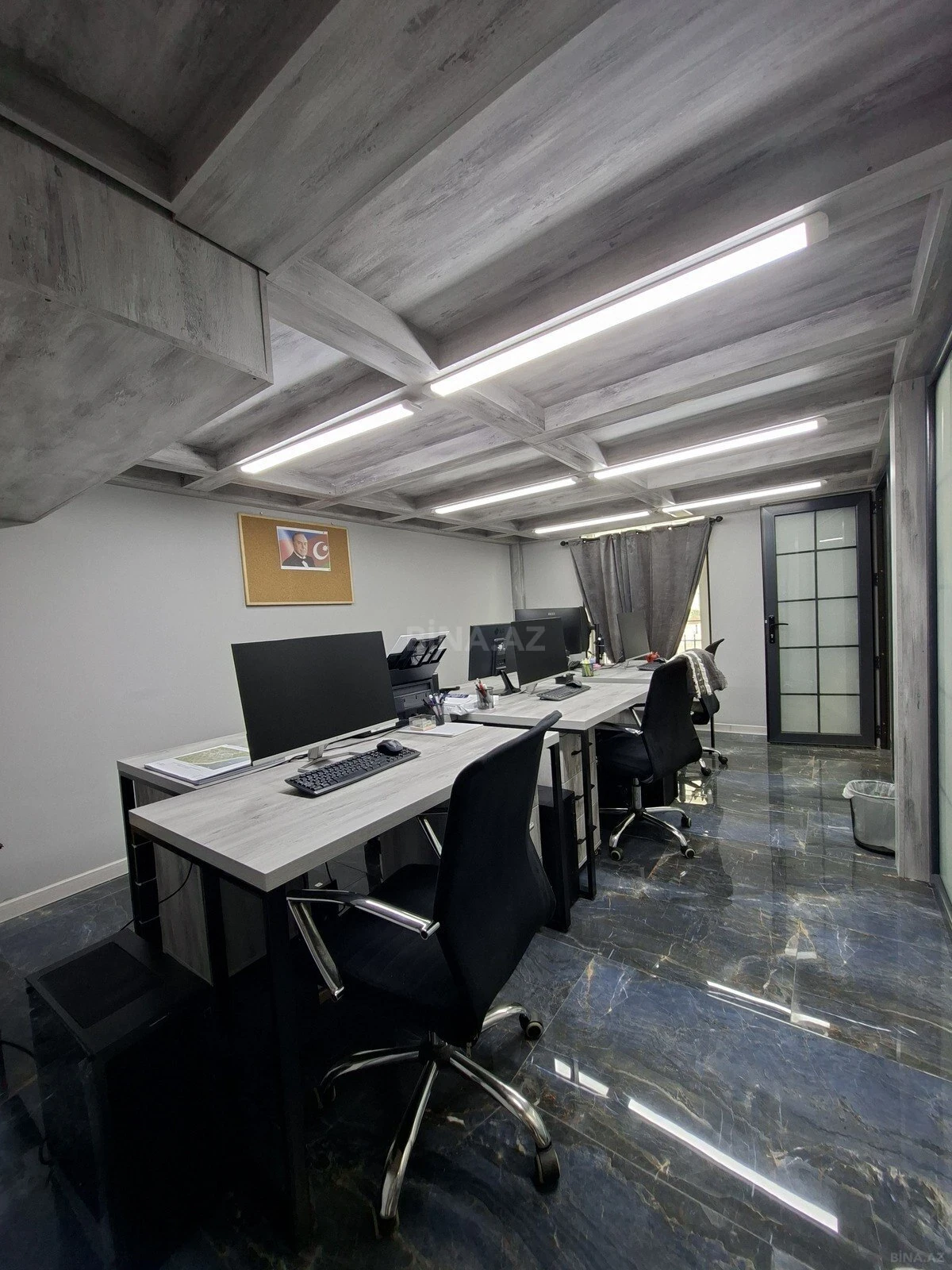 Satılır 4 otaqlı ofis 140 m²