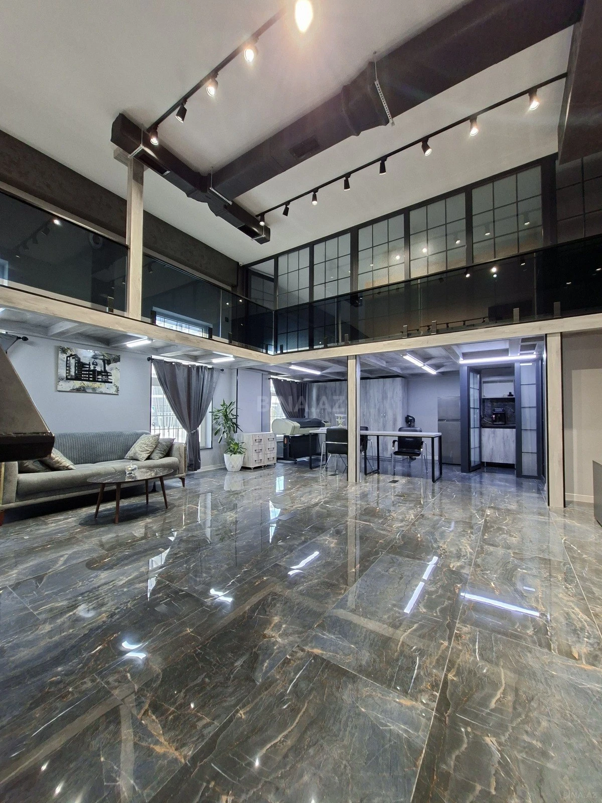 Satılır 4 otaqlı ofis 140 m²