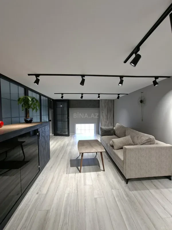 Satılır 4 otaqlı ofis 140 m²