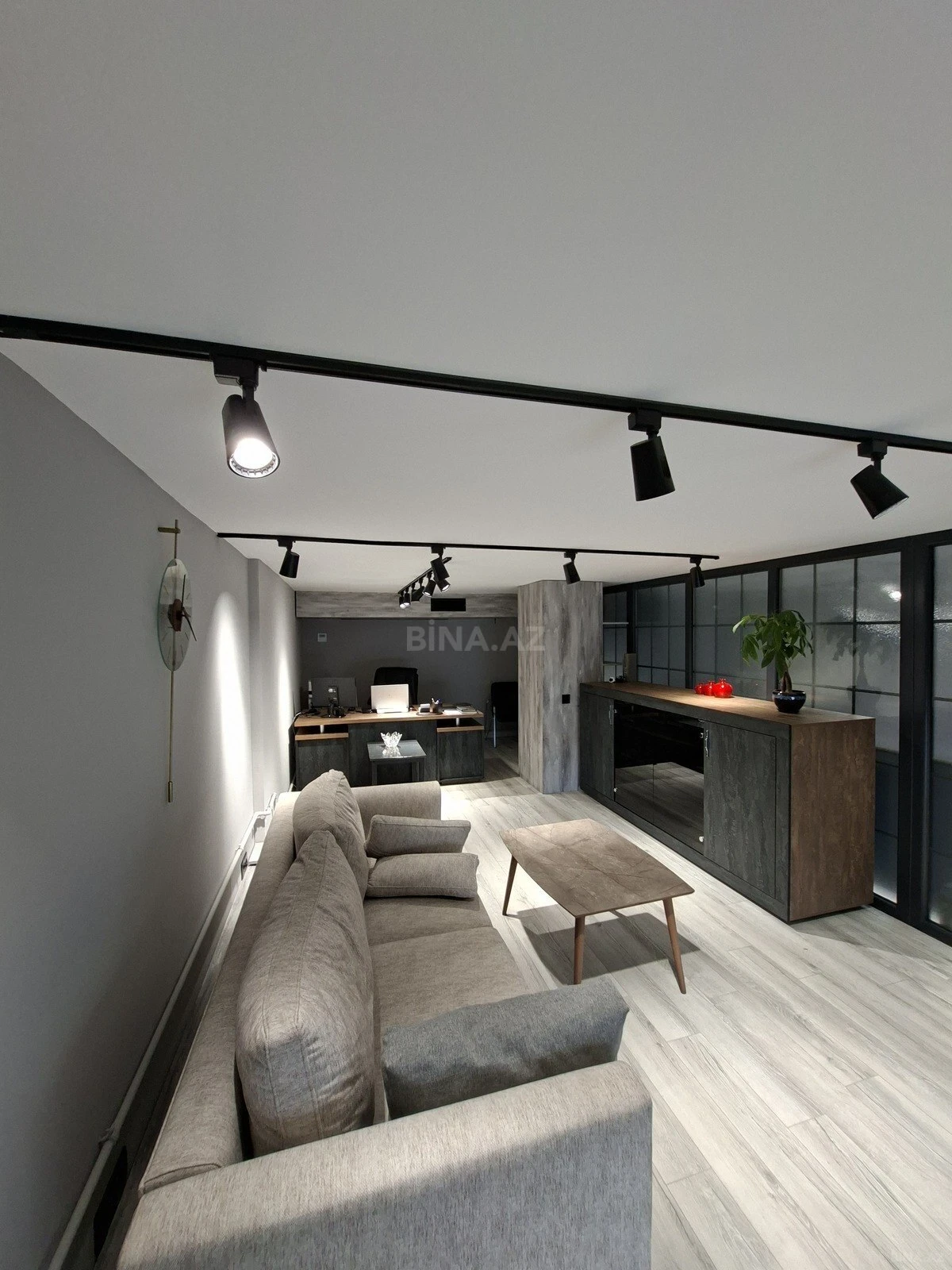 Satılır 4 otaqlı ofis 140 m²
