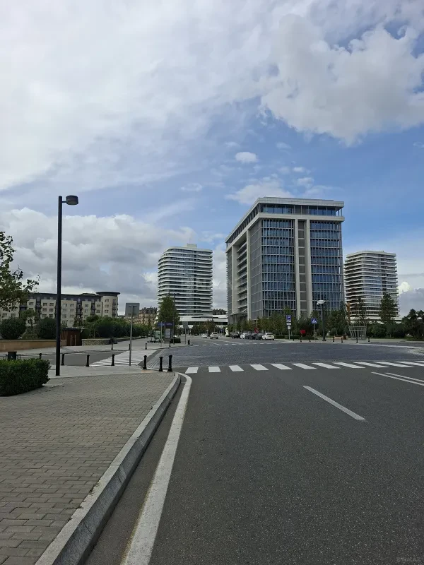 Satılır 4 otaqlı ofis 140 m²