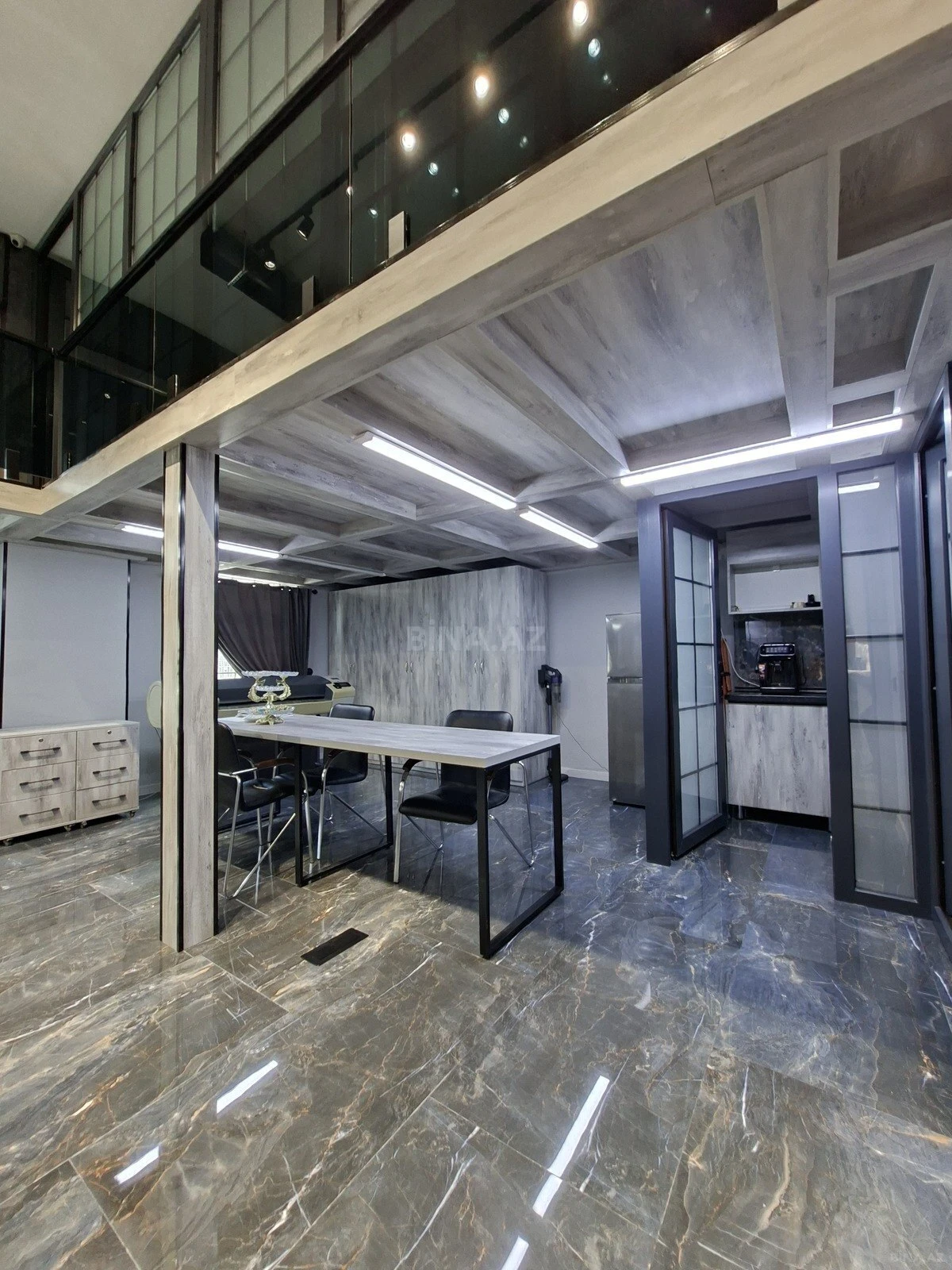 Satılır 4 otaqlı ofis 140 m²