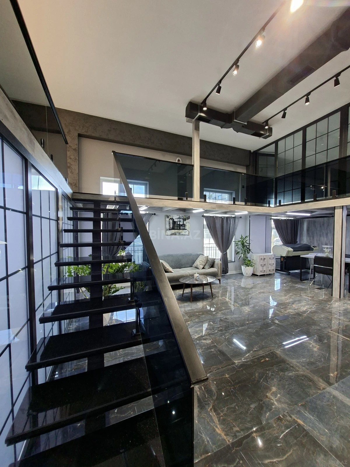 Satılır 4 otaqlı ofis 140 m²