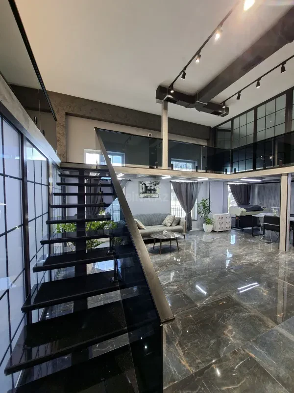 Satılır 4 otaqlı ofis 140 m²