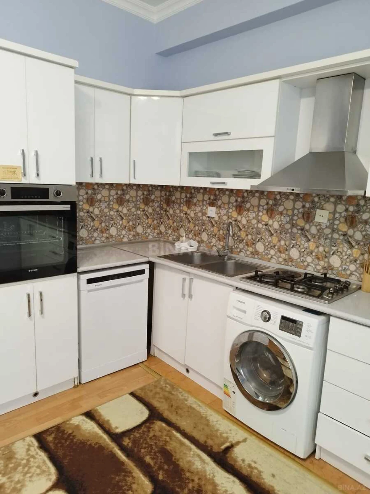 Kirayə verilir 3 otaqlı mənzil 110 m²