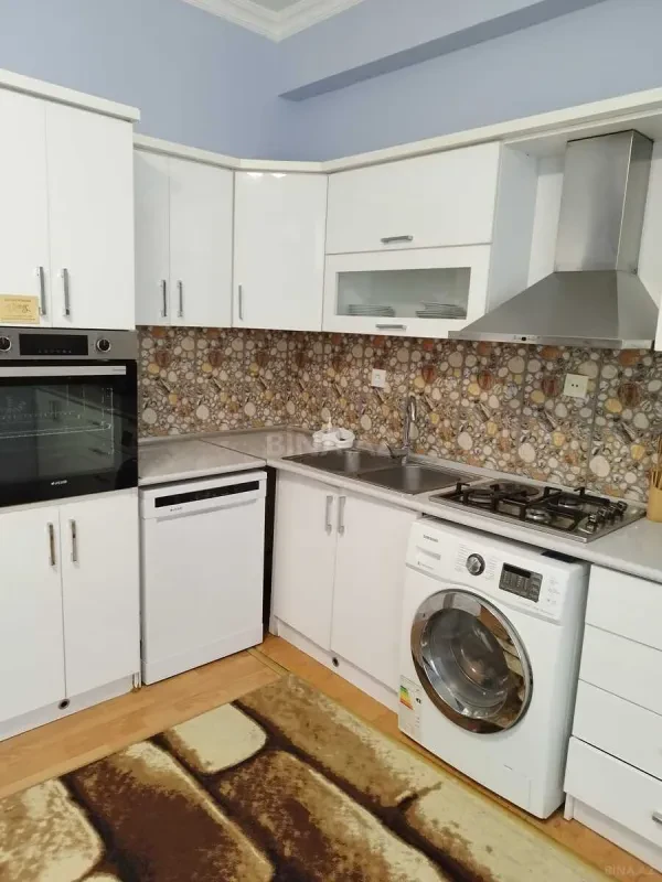 Kirayə verilir 3 otaqlı mənzil 110 m²