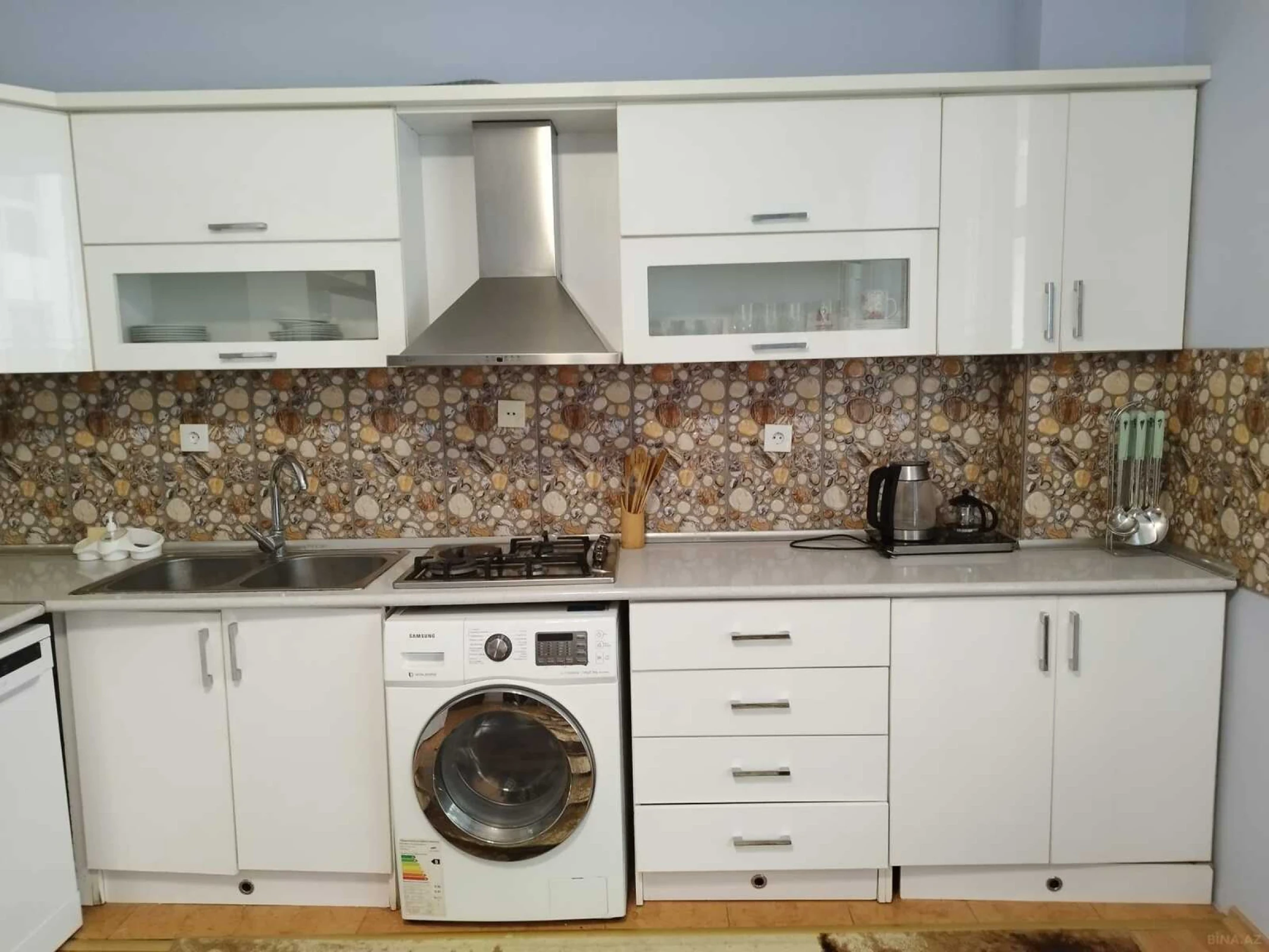 Kirayə verilir 3 otaqlı mənzil 110 m²