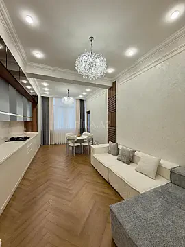 Satılır 3 otaqlı mənzil 132 m²