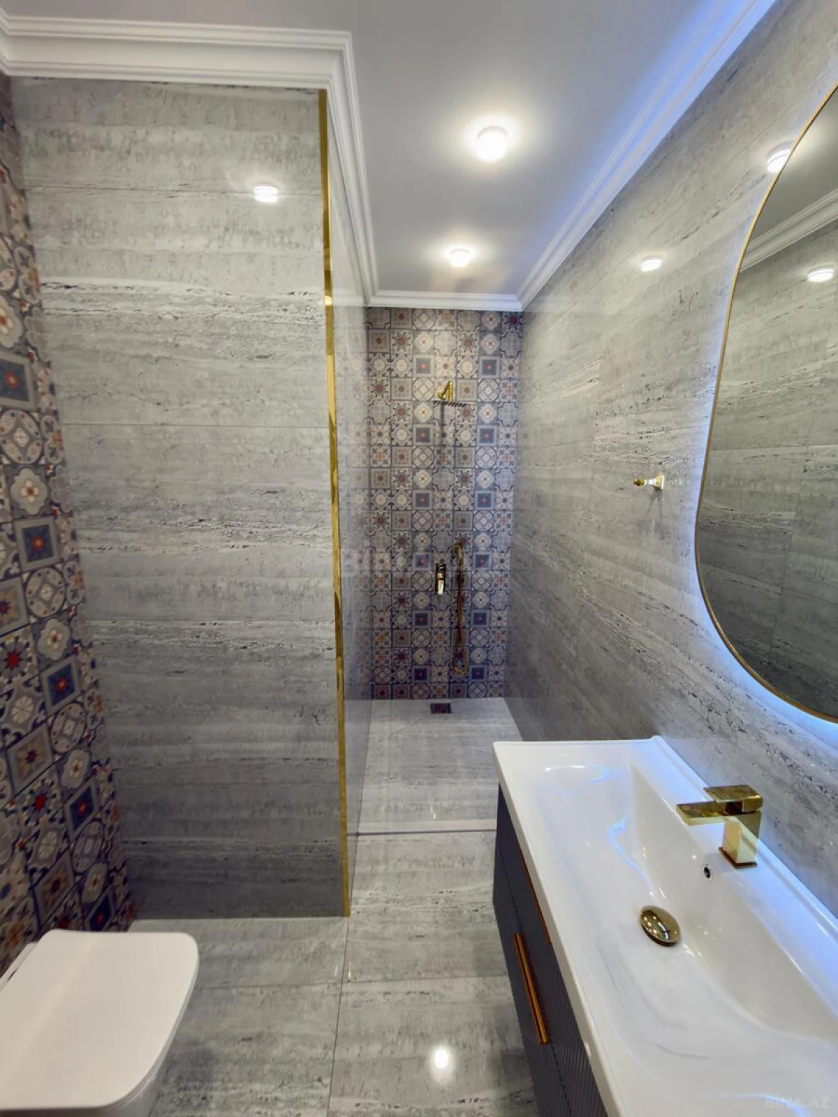Satılır 3 otaqlı mənzil 132 m²