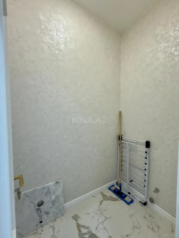 Satılır 3 otaqlı mənzil 132 m²