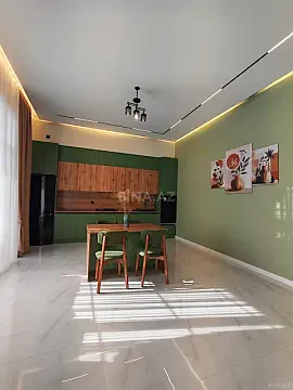 Satılır 4 otaqlı həyət evi 200 m²