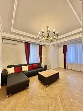 Satılır 2 otaqlı mənzil 79 m²