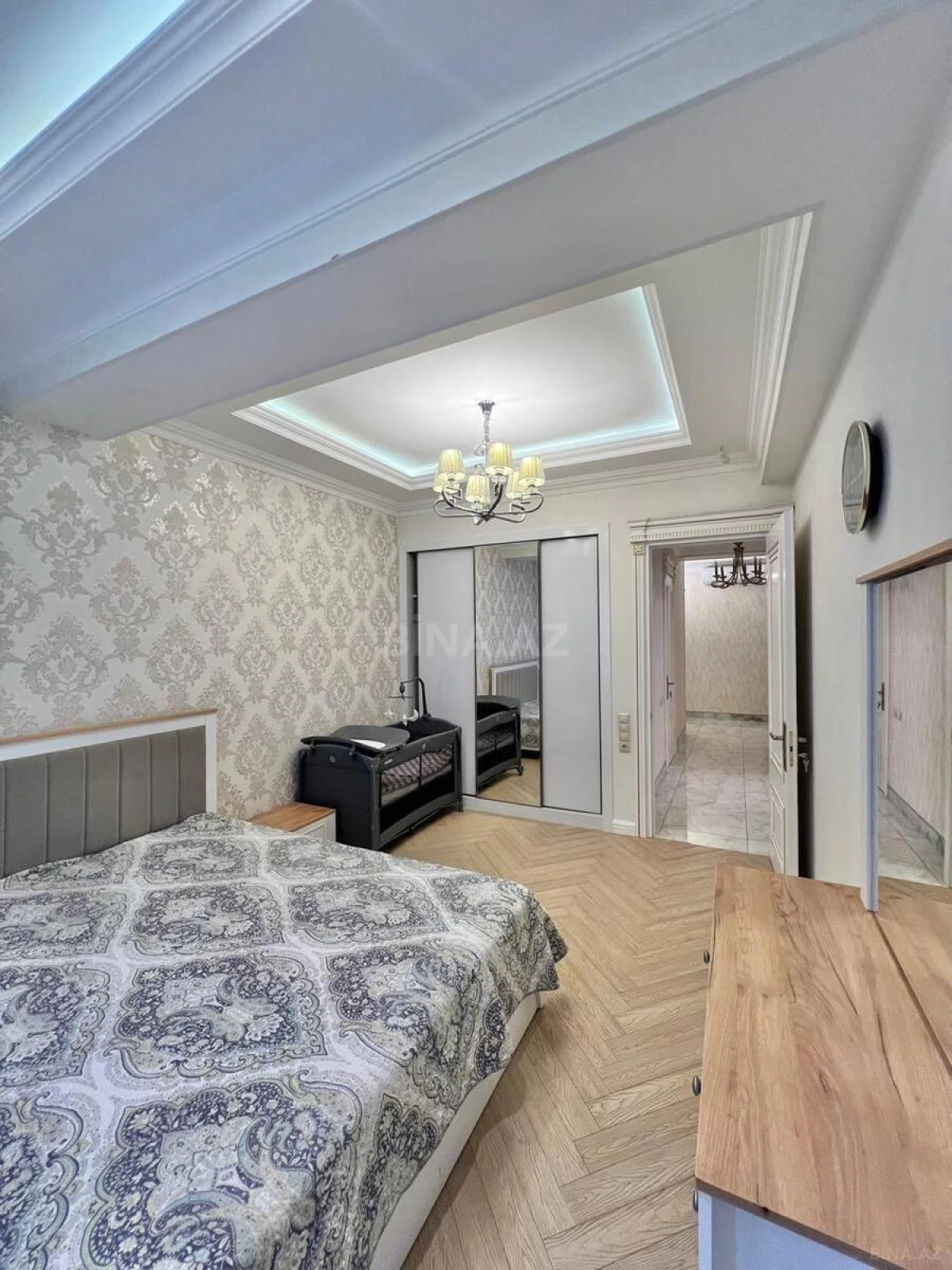 Satılır 2 otaqlı mənzil 79 m²