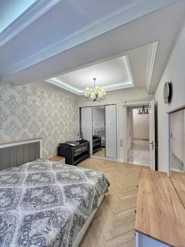 Satılır 2 otaqlı mənzil 79 m²