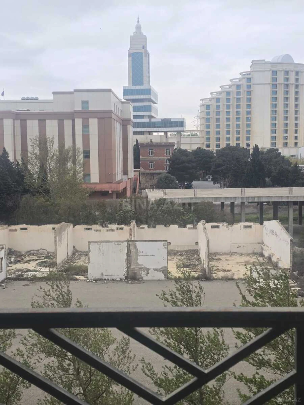 Satılır 2 otaqlı mənzil 72 m²