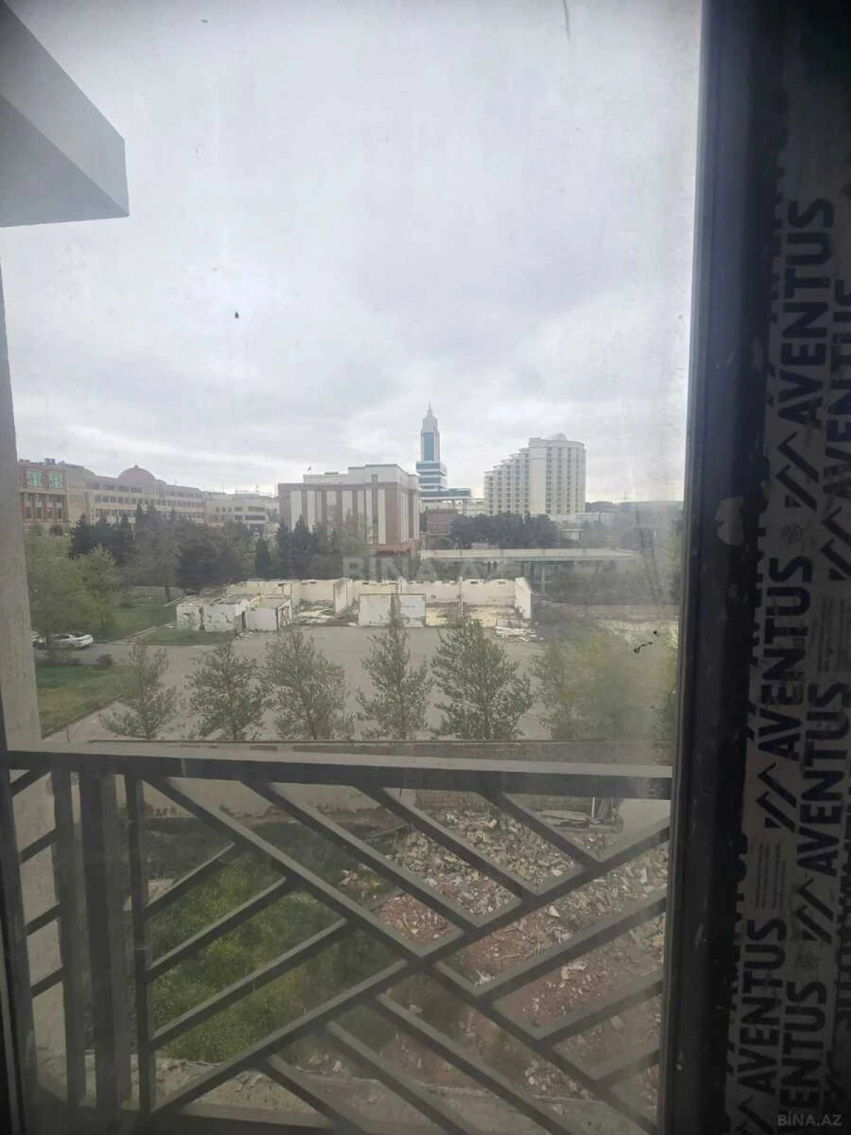Satılır 2 otaqlı mənzil 72 m²