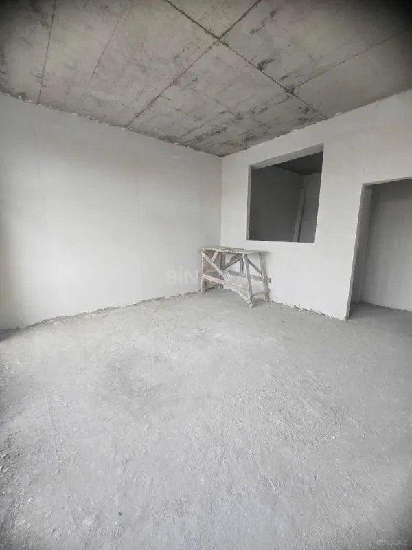 Satılır 2 otaqlı mənzil 72 m²