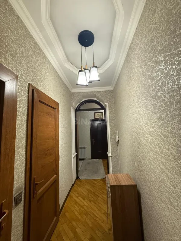 Satılır 3 otaqlı mənzil 105 m²