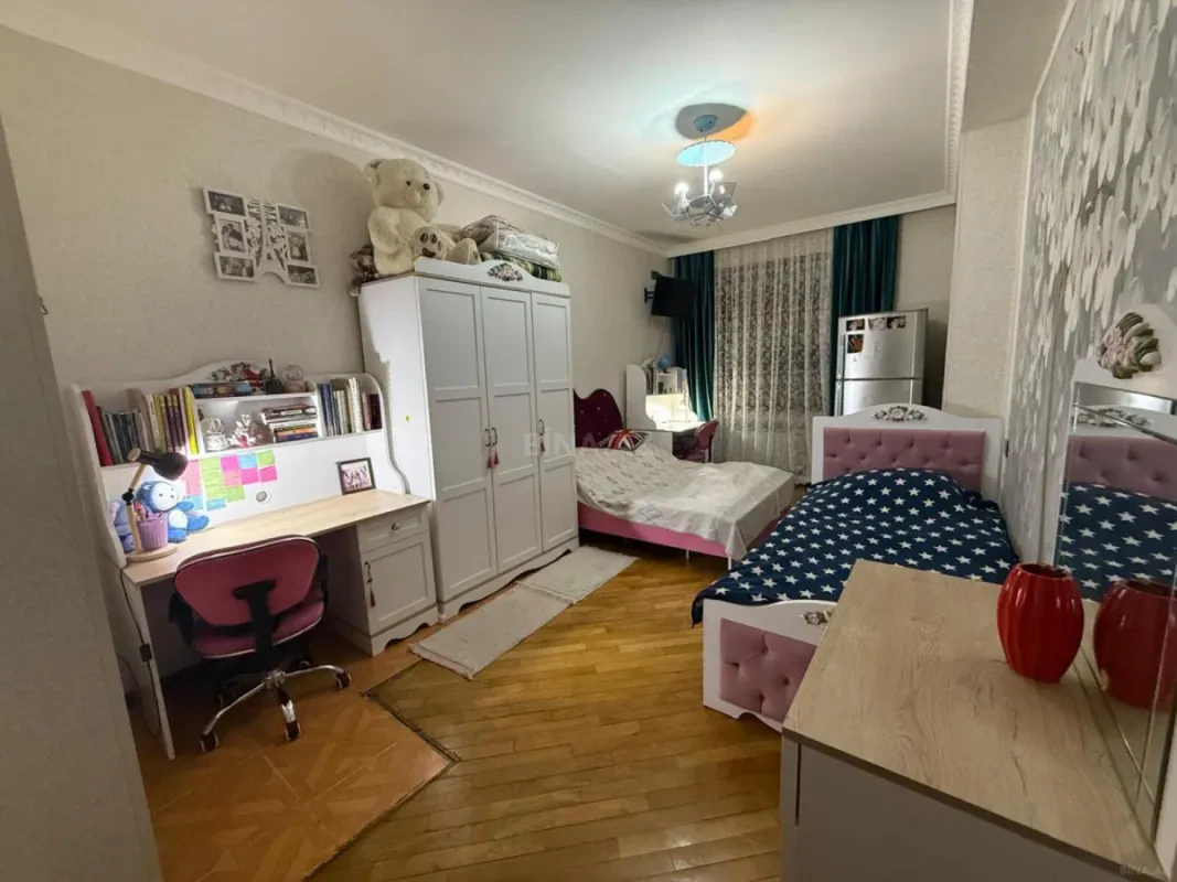 Satılır 3 otaqlı mənzil 105 m²