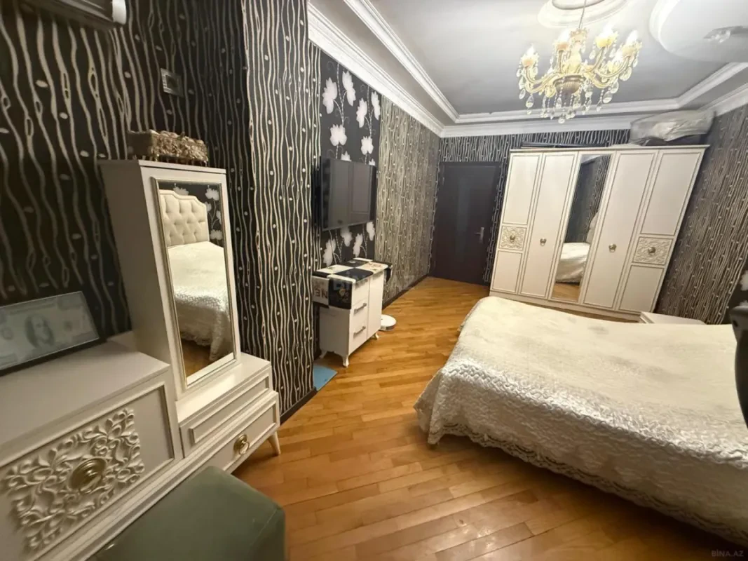 Satılır 3 otaqlı mənzil 105 m²
