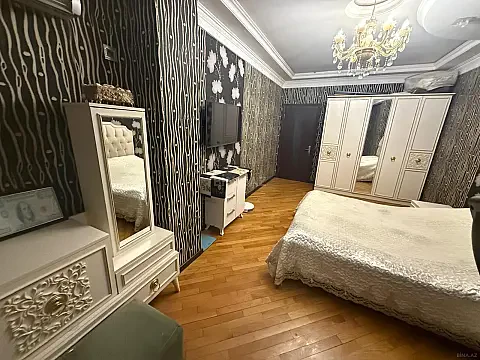 Satılır 3 otaqlı mənzil 105 m²