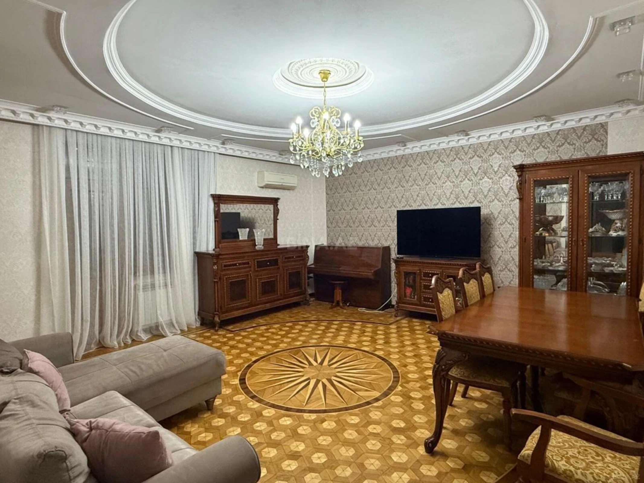 Satılır 3 otaqlı mənzil 105 m²
