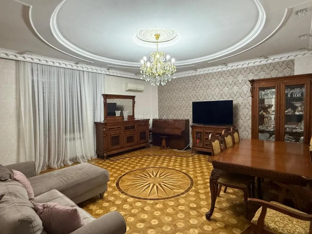 Satılır 3 otaqlı mənzil 105 m²