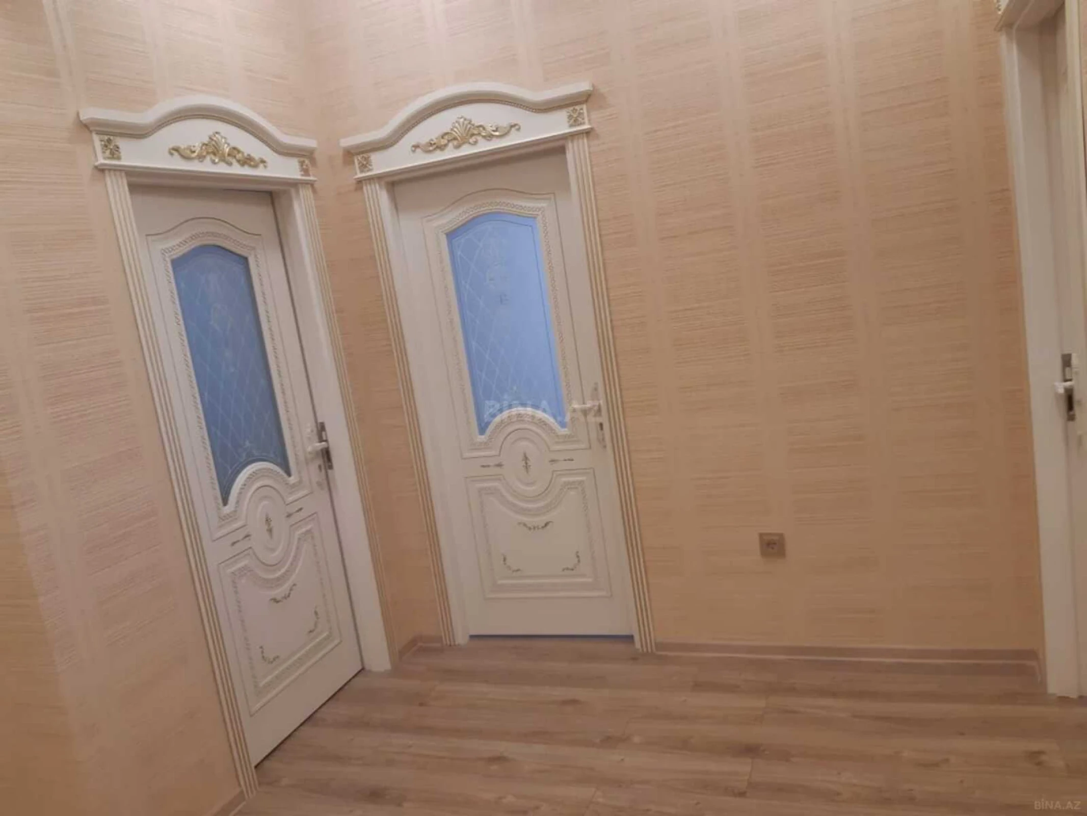 Kirayə verilir 3 otaqlı mənzil 150 m²