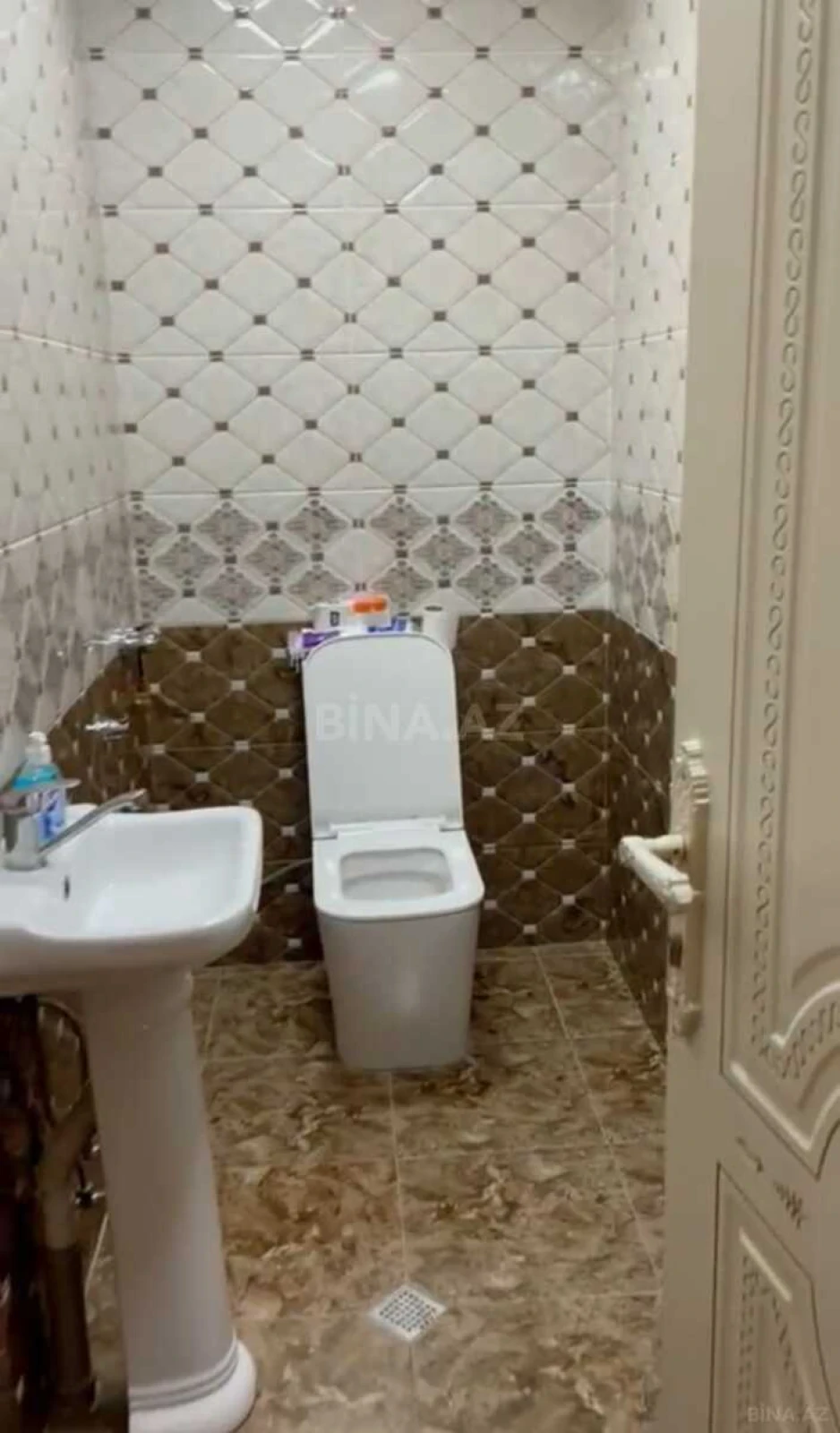 Kirayə verilir 3 otaqlı mənzil 150 m²