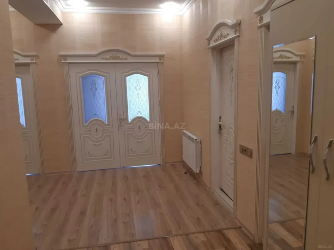 Kirayə verilir 3 otaqlı mənzil 150 m²