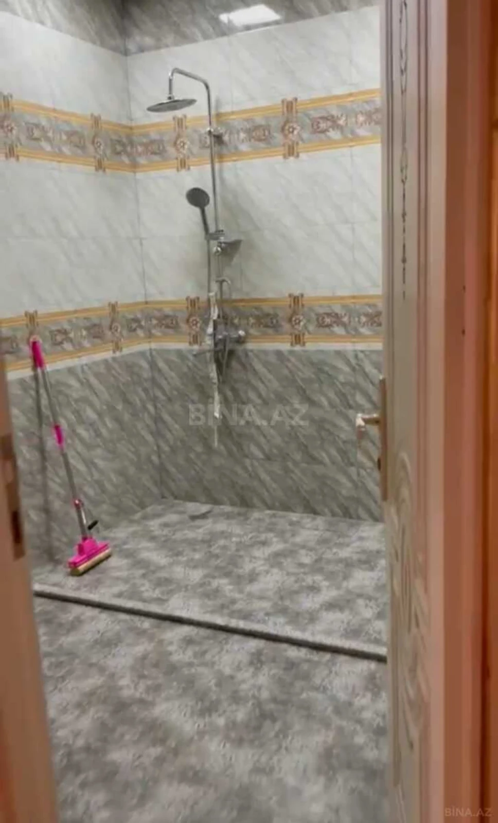 Kirayə verilir 3 otaqlı mənzil 150 m²
