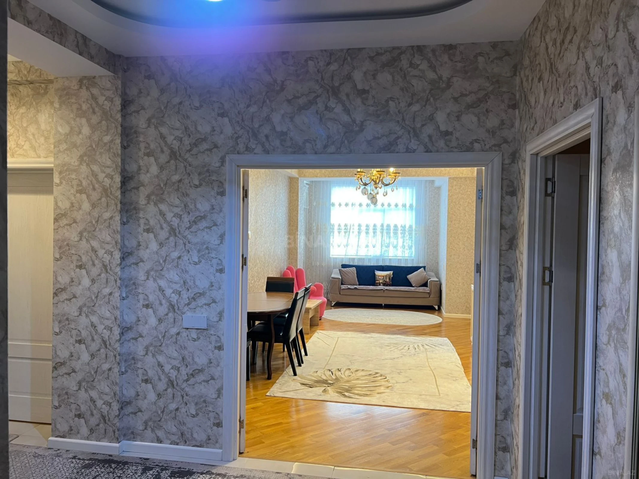 Kirayə verilir 3 otaqlı mənzil 110 m²